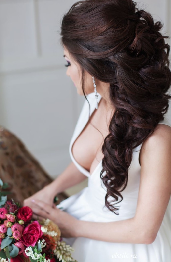 Idéias de penteado de casamento longo bonito para noivas