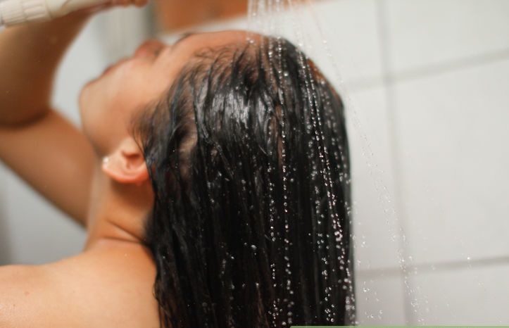 Top 3 maneiras de lavar seus cabelos sem xampu