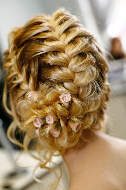Top 10 casamento penteados deslumbrantes para Bridals: