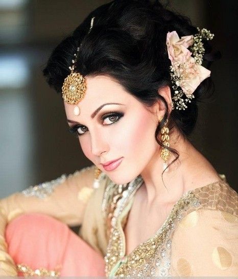 Penteados de casamento paquistanês fantástico para lindas noivas: