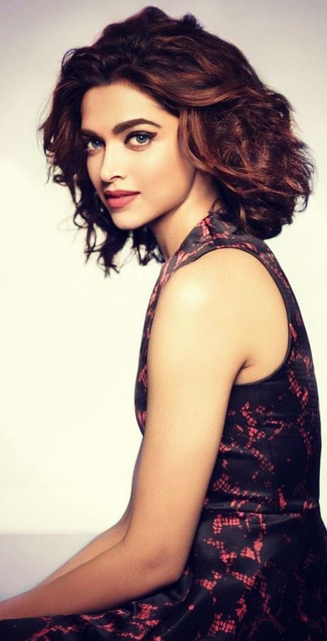 Penteados de assinatura Bollywood Hottie Deepika Padukon