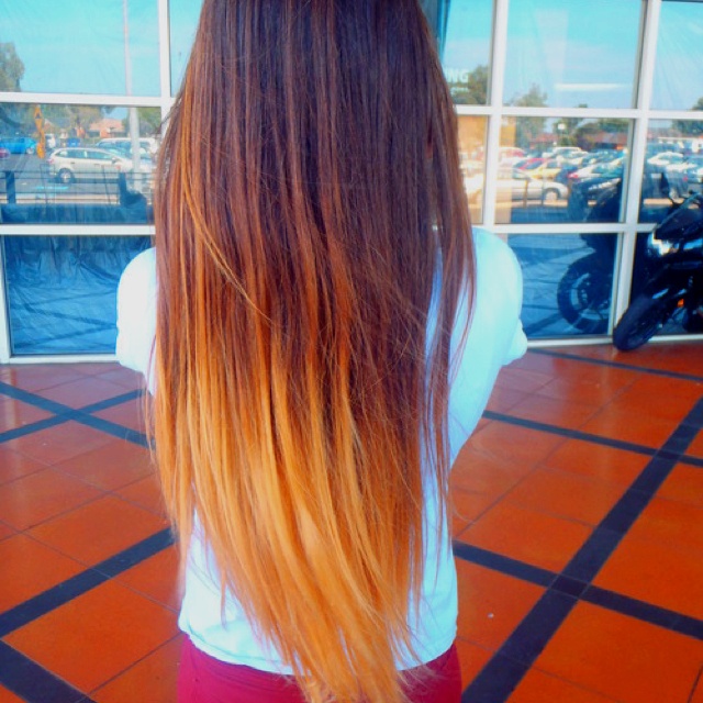 Idéias de cor de cabelo Omber em tons de morango e loira para todas as idades das mulheres