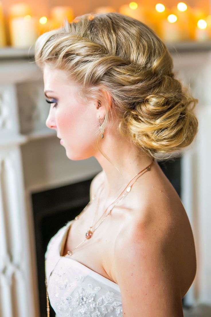 Idéias Hairstyling do casamento longo do cabelo para noivas & madrinhas