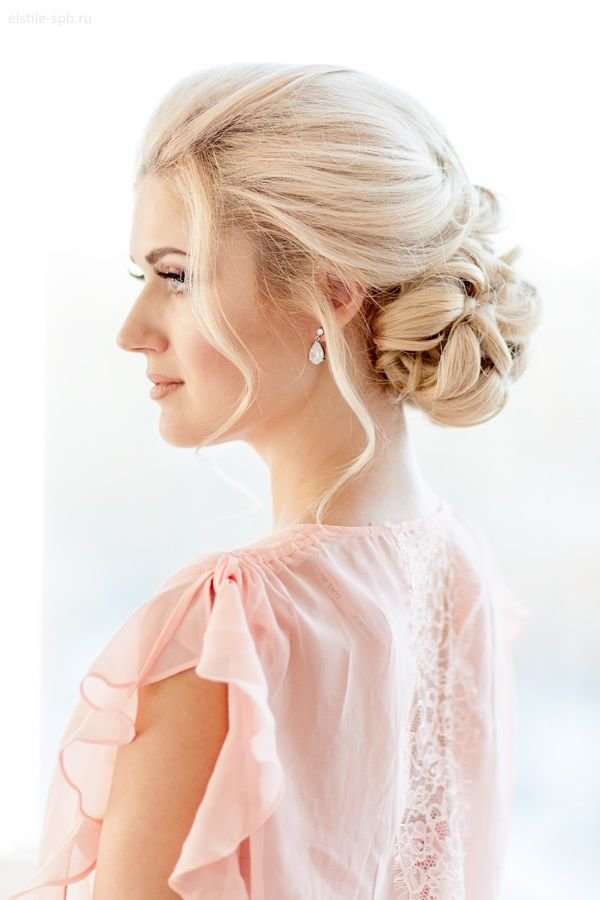 Idéias de penteado de casamento longo bonito para noivas