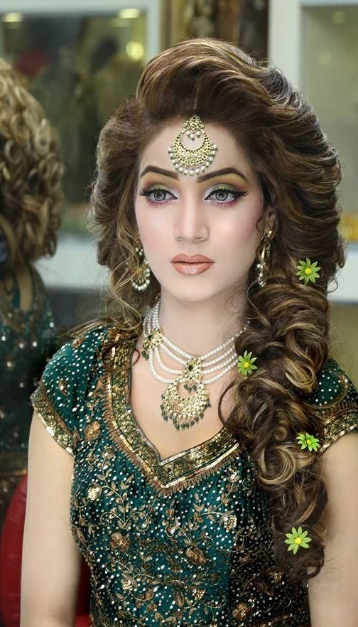 Penteados de Mehndi nupcial elegante para final olhar tradicional