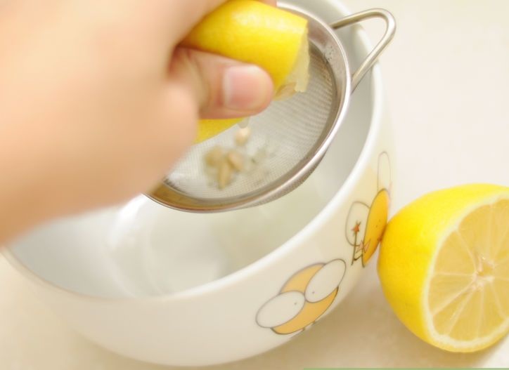 Tingir seu cabelo em casa com ingredientes naturais limão e mel