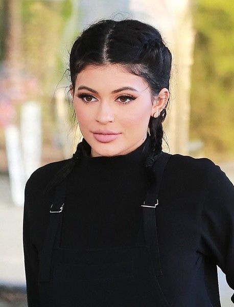 Penteados de balanço de Kylie Jenner você pode copiar