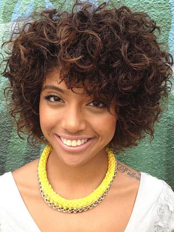 61 penteados curtos que as mulheres negras podem usar o ano todo