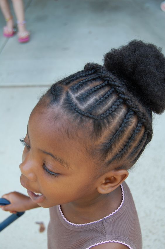 Penteados trançados incríveis para crianças em estilo único