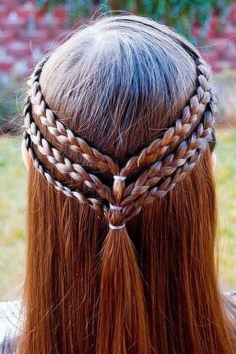 Idéias penteados trançados de meia-cabeça e triplos para todas as idades da menina