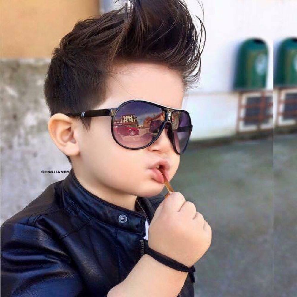 Penteados surpreendentes à moda para meninos da criança