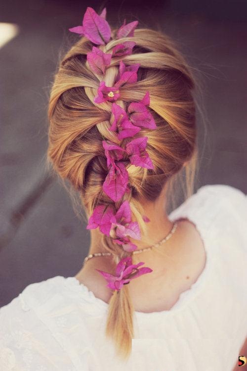 Idéias de penteado trançado legal com pérola e flores