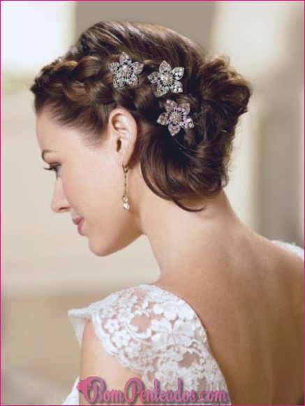 15 Chicoso cabelo casamento Updos para noivas elegantes