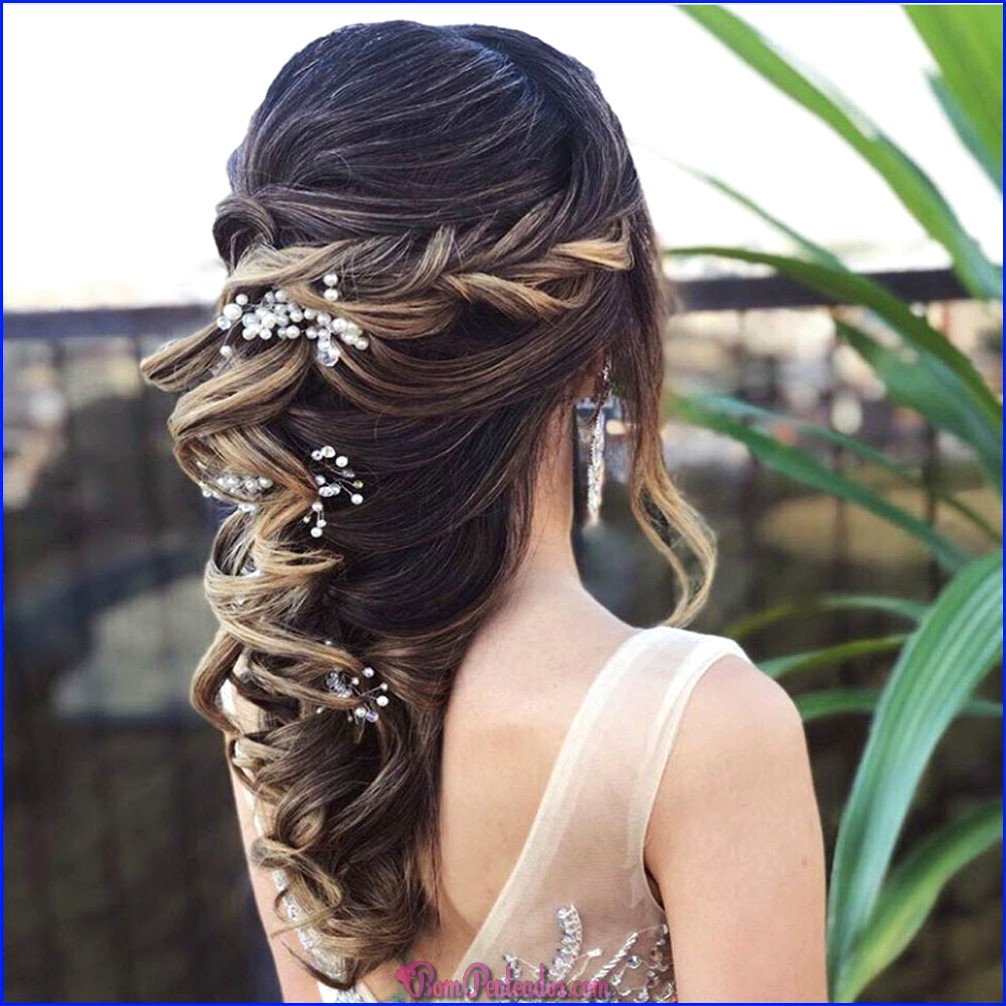 Penteados de casamento para celebrante de cabelos longos para o casamento do dia