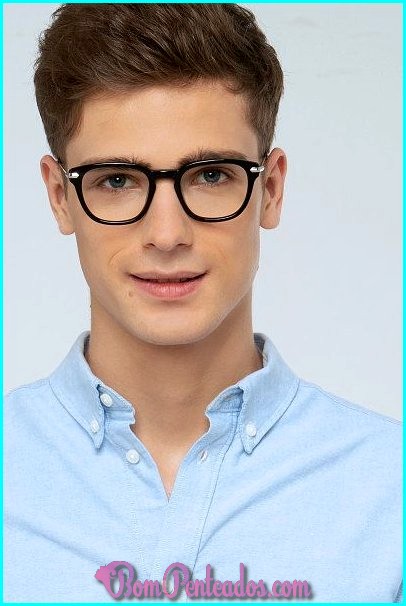 Penteados para homens usando óculos