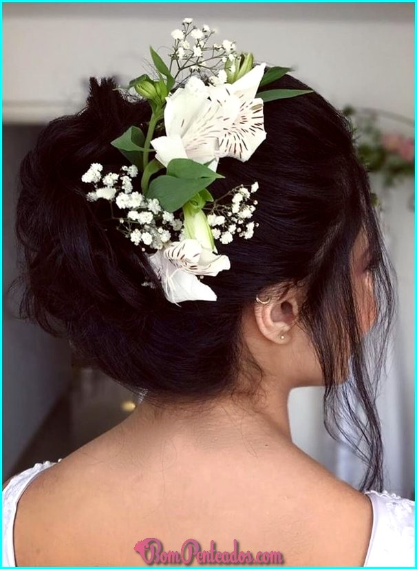 Penteados com flores para noivas
