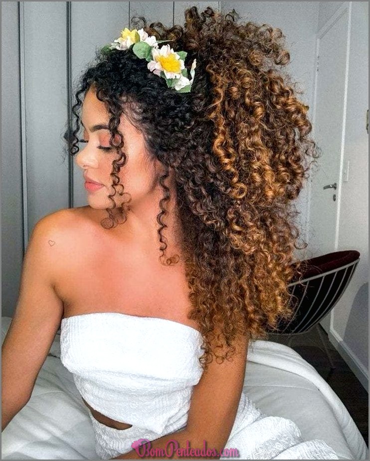 Penteados para noivas negras com cabelo natural