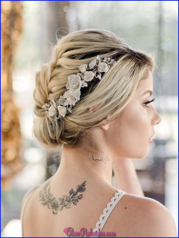 Penteados para noivas com véu e coroa