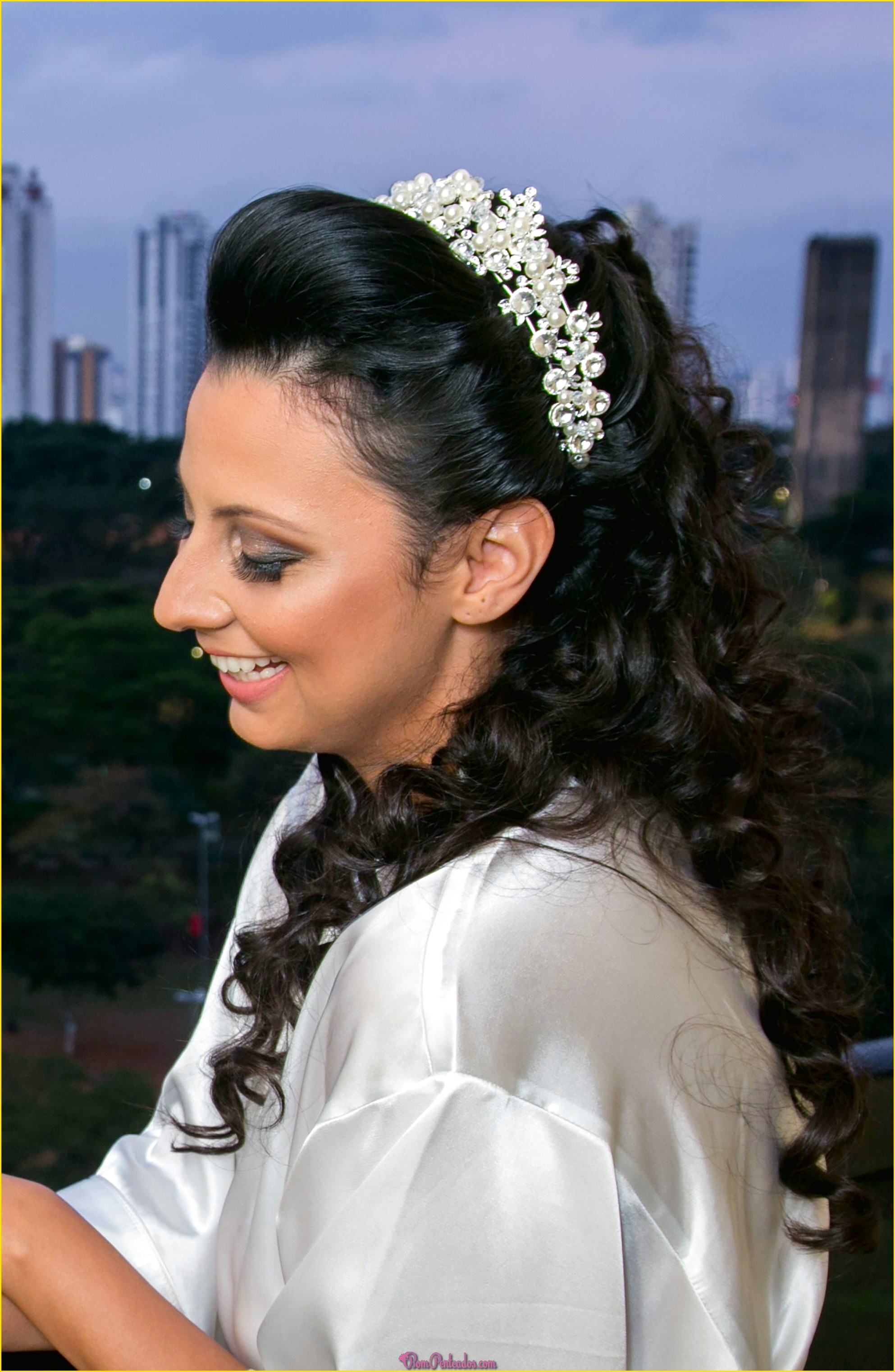 Penteados de casamento para mulheres com cabelo preto