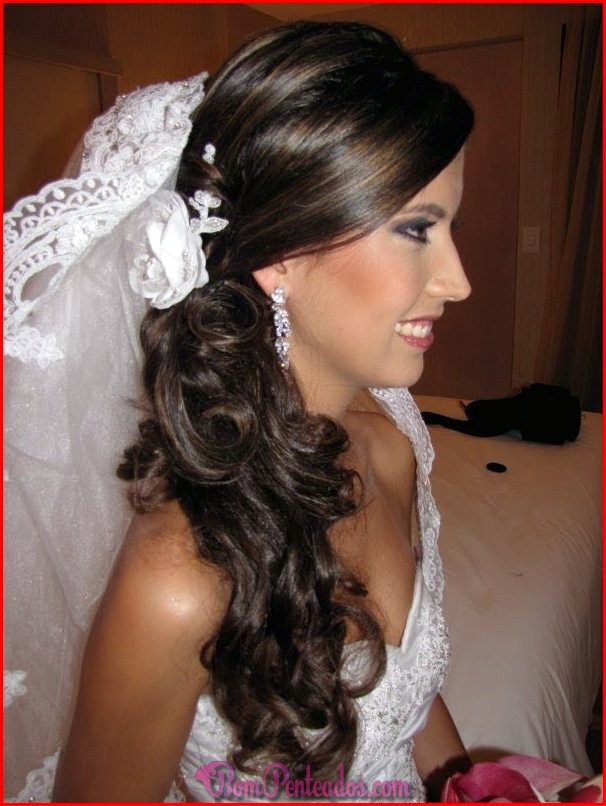Penteados pretos para o cabelo escuro da noiva