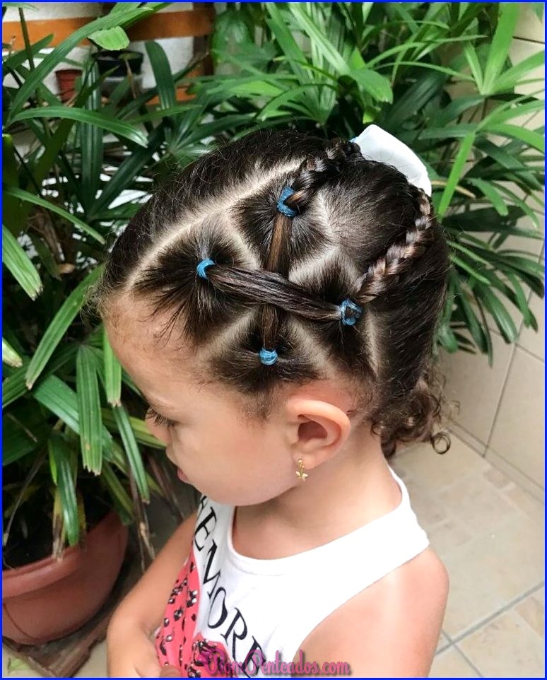 Como detangular o cabelo encaracolado infantil sem usar um pente